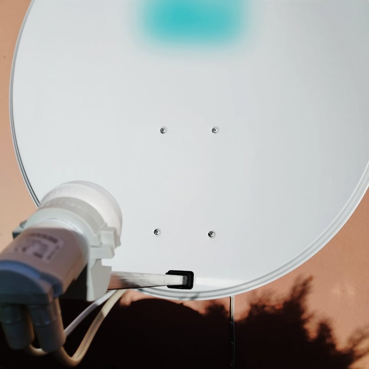 Antenna satellitare appena sostituita