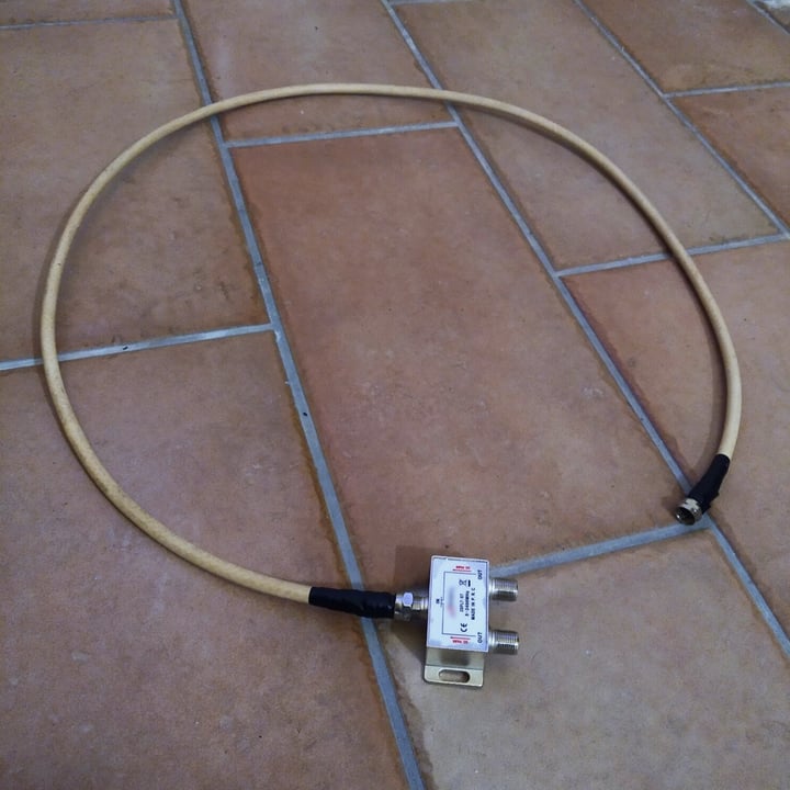Splitter satellitare - 1 in 2 out