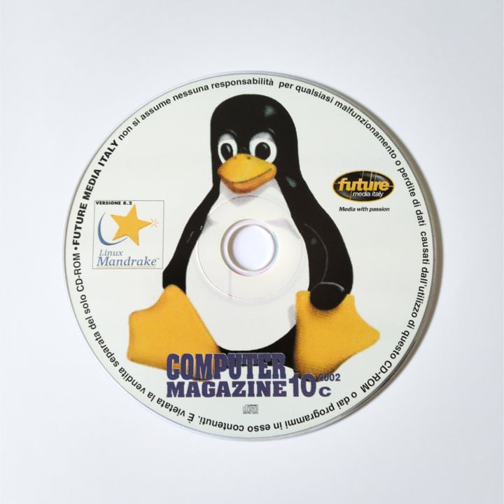 Mandrake Linux CD allegato a Computer Magazine 10C 2002